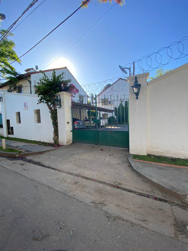 Se Vende Cochera Semi Cubierta En Complejo Casas Blancas De San Miguel