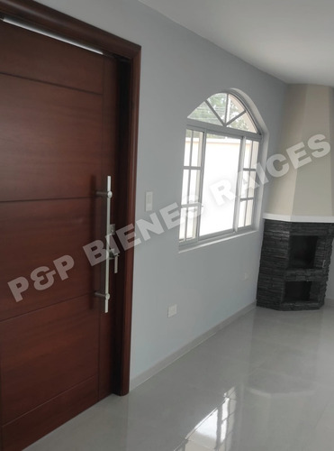 Hermosa Casa Por Estrenar Totalmente Independiente Y Para Entrega Inmediata, En El Valle De Los Chillos, A 5 Min. Del Colibrí, En La Urb. Banco De Fomento, Gestionamos Tu Crédito. Acabados De Lujo.