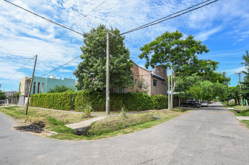 Imagen 2 de 30 de Casa De 4 Dormitorios En Venta Con Pileta En Fisherton Rosario