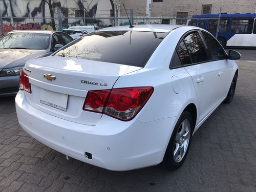 Imagen 6 de 13 de Chevrolet Cruze 1.8 Ls Aut 2012