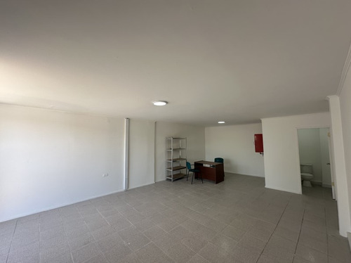 Se Arrienda Local De 42m2- Baño - Lo Prado