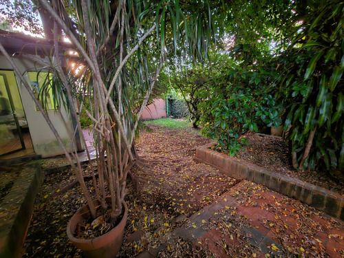 Casa De 3 Habitaciones En Venta, Barrio Residencial Km 10