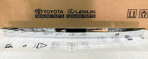 Platina Cromada Maleta Toyota Corolla Explosión 2009-2014