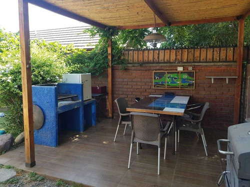 Imagen 21 de 22 de Aqui Hay Cariño!! Quincho / Casa De 1 Piso / Tour Virtual