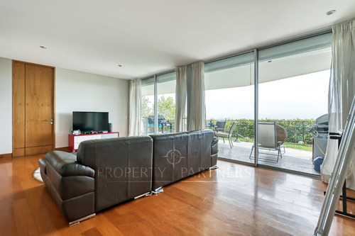 Amplio Y Acogedor Departamento Duplex Con Gran Vis...