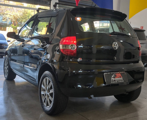 Imagem 4 de 10 de Volkswagen Fox 1.0 Mi Plus 8v Flex 4p Manual