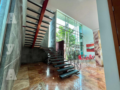 Casa En Venta, 5 Recámaras, 30 Paneles Solares, Piscina, Campestre, Cancún