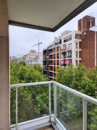 Imagen 7 de 16 de Alquiler Cordon 1 Dormitorio, Piso Alto, 2 Terrazas, Al Frente
