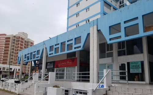 Imagen 3 de 8 de Local Comercial Con Departamento En Pinamar
