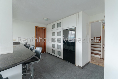 Casa Multinivel En Venta, Urb. Colinas De Bello Monte