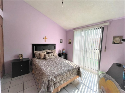Casa Con Local En Venta En Lázaro Cárdenas, Querétaro