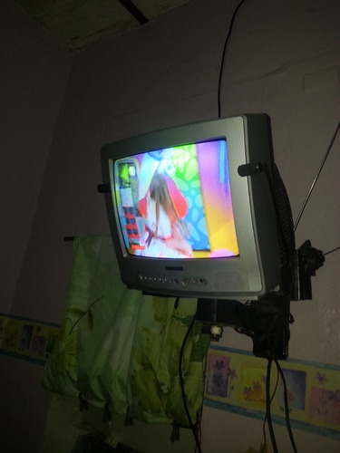 Televisor Convencional Daewoo De 14 +base Aérea Y Control