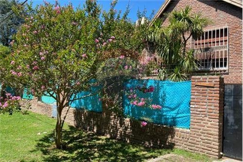 Imagen 13 de 15 de Quinta Venta 4 Ambientes Piscina Quincho T.suarez