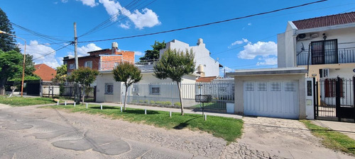 Imagen 2 de 20 de Casa 3 Ambientes C/ Garage 2 Autos 129 M² Cubiertos - San Justo