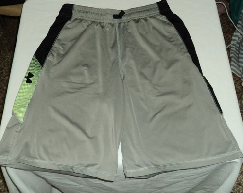 Short Deportivo Under Armour Verde Fajina