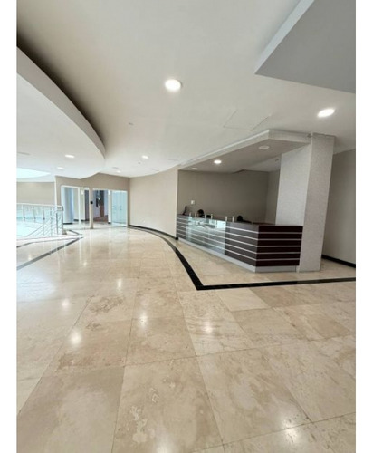 Oficina C.c. Parque Cerro Verde En Venta