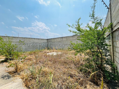 Eo- 24-20704 Galpón En Venta En La Zona Industrial Ii, Conjunto Cerrado, Tiene Vigilancia, Banos, Oficinas Y Mas. Lara