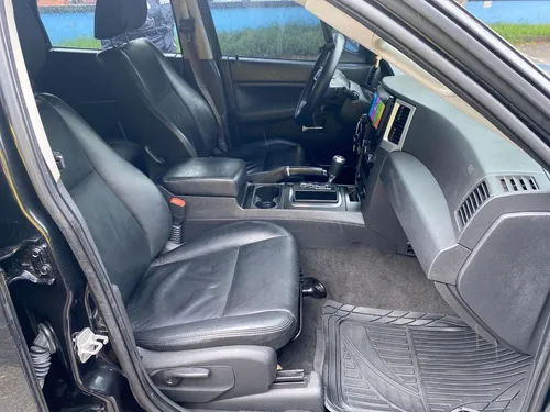 Jeep Grand Cherokee 3.7 LAREDO AT 4X4