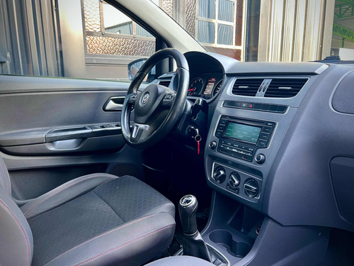 Volkswagen Suran Cross 1.6 Highline 101cv