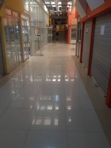 Imagen 8 de 12 de Se Vende Local Comercial En Gran Bazar San Diego
