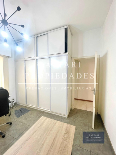 Venta Casa 5 Ambientes Con Parque Y Piscina En Haedo. Excelente Propiedad