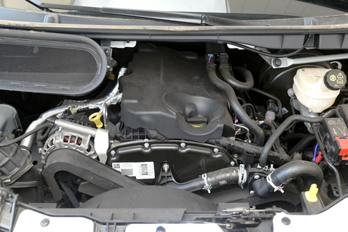 Imagen 12 de 17 de Ford Transit 2.2 Furgón Medio Techo Bajo (l2h2) (e)