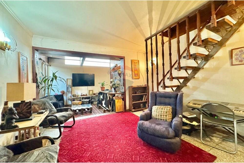 Casa 2 Pisos Amplio Terreno Con Uso Comercial