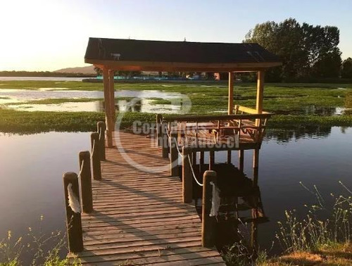 Parcela De 4.286m2 Con Casa Como Nueva De 180m2, Lago Rapel