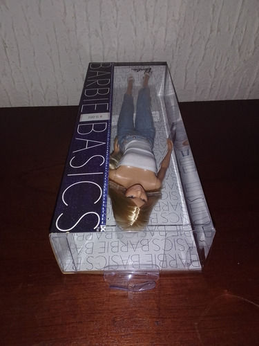 Barbie Basics Model No. 11 Collection 002 (Usado)