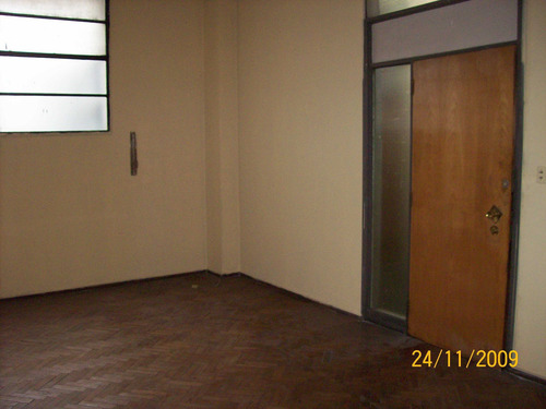 Imagen 2 de 2 de Alquiler - Oficina En Ciudad Vieja - Rincã³n Y Bartolomã© Mitre