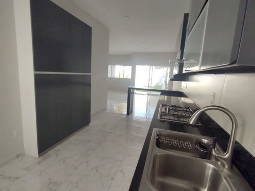 Casa Minimalista En Un Solo Nivel En Venta, En Brisas De Cuernavaca