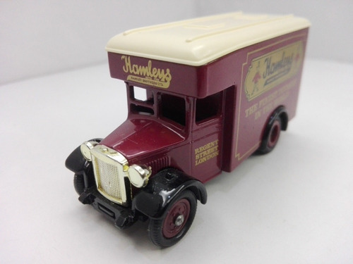 Lledo - 1934 Dennis Parcels Van Hamleys Brot De 1990 England