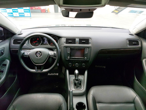 Imagen 10 de 15 de Volkswagen Vento Highline 1.4tsi Dsg