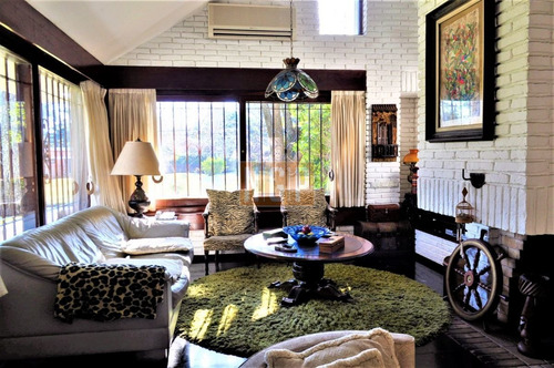 Imagen 8 de 30 de Hermosa Residencia En La Mejor Zona De Punta Del Este A Muy Pocas Cuadras Del Mar