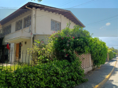 Casa En Venta De 4 Dorm. En Las Condes