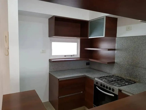 Impecable Monoambiente + Balcón Muy Luminoso