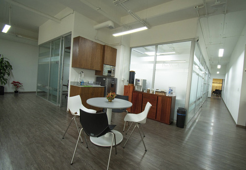 Imagen 7 de 12 de Oficinas Privadas Equipadas En Renta