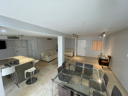 Townhouse En Lago Country Iii