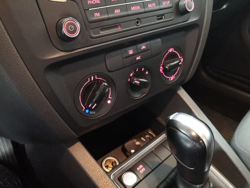 Imagen 11 de 15 de Volkswagen Jetta 2017 2.5 Trendline Tiptronic At