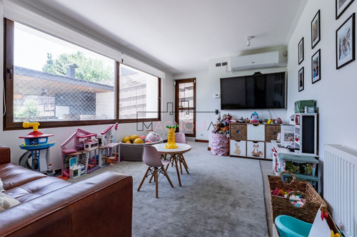 Casa En Venta De 5 Dorm. En Lo Barnechea