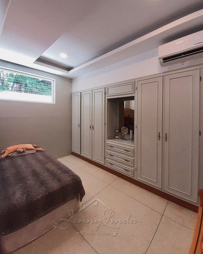 Se Vende!! Amplia Casa En La Urbanización Cantarrana Maracay Aragua