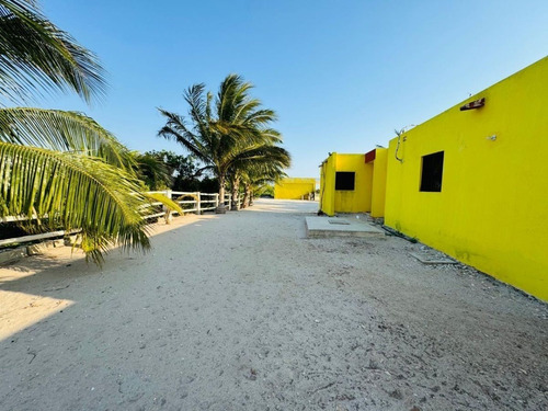 Casa De Una Planta En Venta Ubicada En Carretera Chicxulub Puerto.
