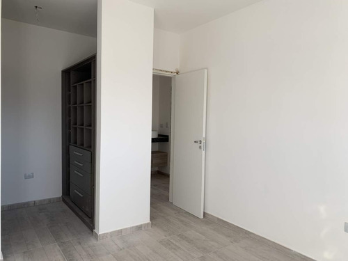 Imagen 5 de 12 de La Calandria Dúplex En Venta 3 Dormitorios