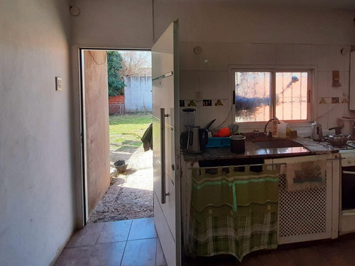 Imagen 4 de 15 de Casa De 2 Dormitorios Con Terreno A La Venta G.dro Baigorria