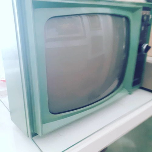 Antiga Televisão 12  Marca Colorado Anos 70  * Não Funciona