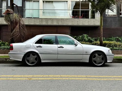 Mercedes-benz Clase C 2.4 Elegance 4 P