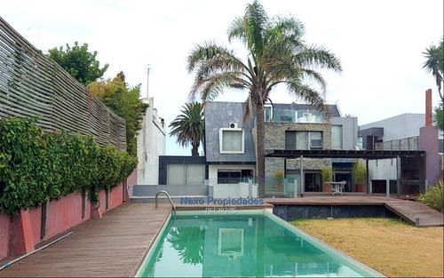 Venta Casa Carrasco Rambla Frente Al Mar, Piscina, Fondo