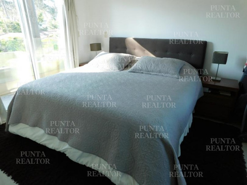 Mansa, Minimalista, 3 Suites Con Vestidor Y Terrazas, Parrillero, Piscina, Jardín Diseño- Ref: 130