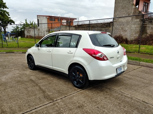 Imagen 2 de 11 de Nissan Tiida