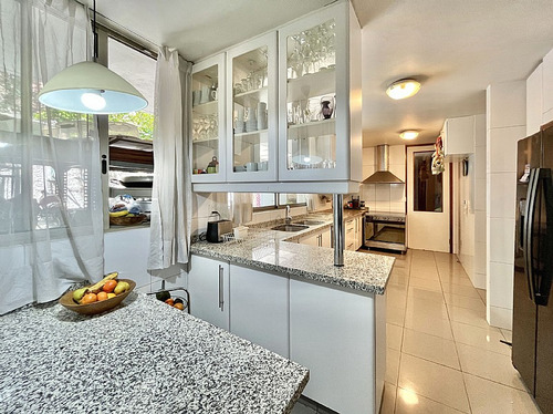 En Condominio Av Las Condes / La Dehesa